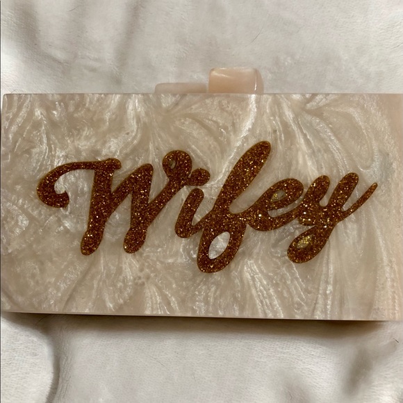 Handbags - “Wifey” rectangle hard shell purse with strap. NWT